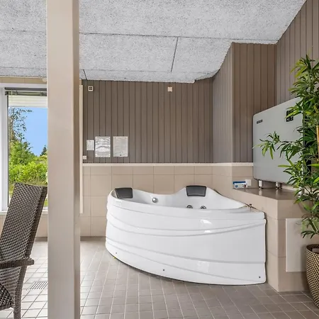 Effy - 600m From The Sea By Interhome * Bøtø By